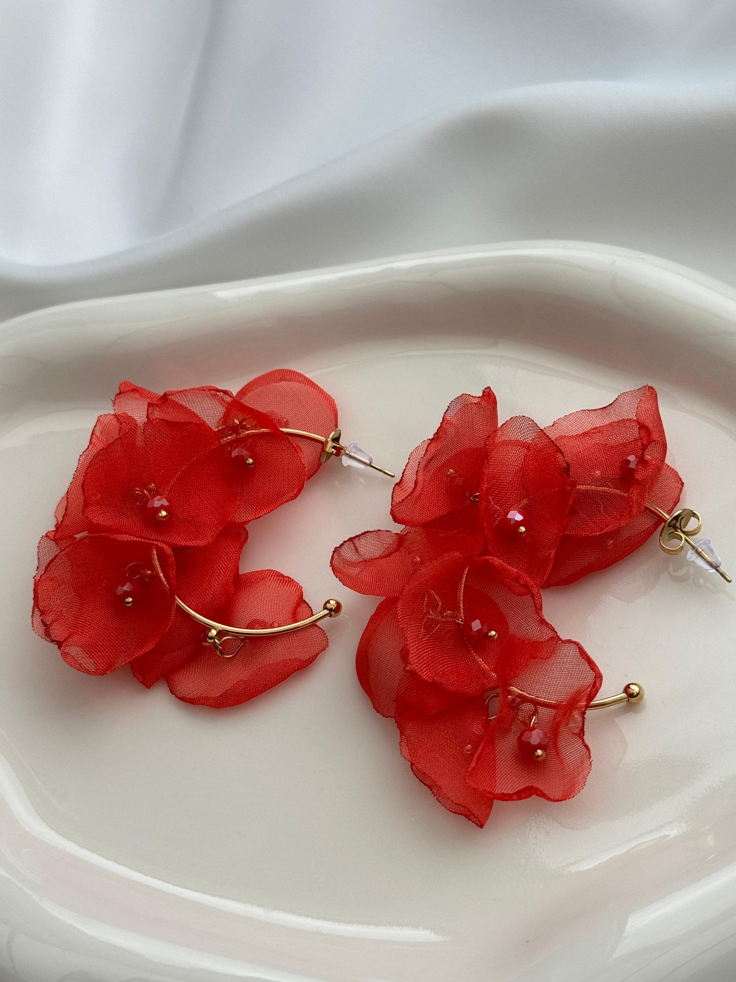 Red Lily's earrings