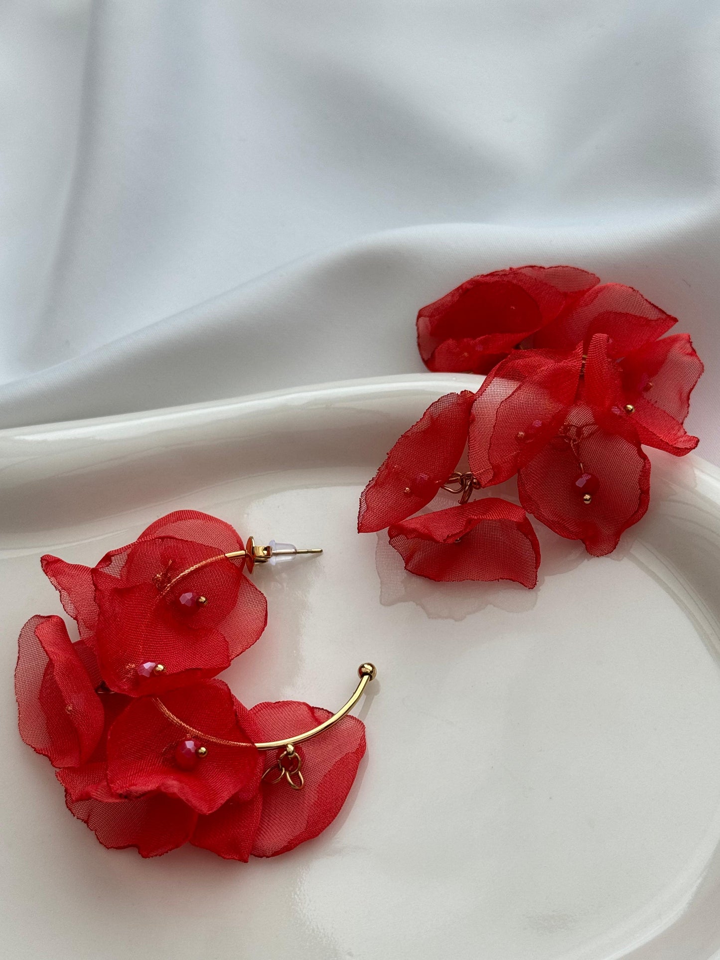 Red Lily's earrings