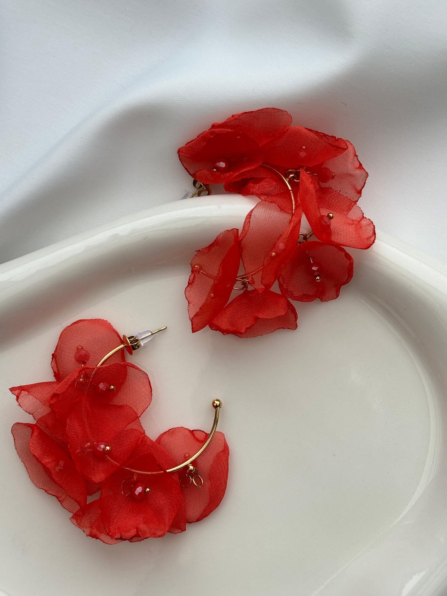 Red Lily's earrings